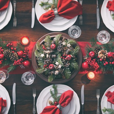 Weihnachtliche Tischdeko: Einfache Ideen für deine stilvolle Festtafel