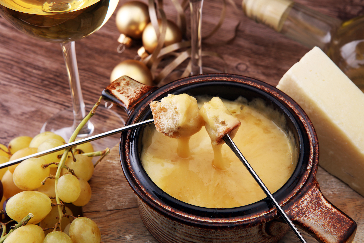 Fondue das wohl käsigste Schweizer Nationalgericht