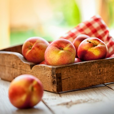 Fruchtige Verwandte: Nektarinen und Pfirsiche