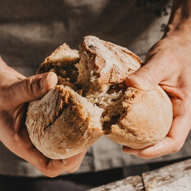 Lecker wie vom Bäcker: Mit diesen Tricks wird altes Brot wieder frisch