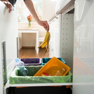 Abfalltrennung in der Küche und im Haushalt