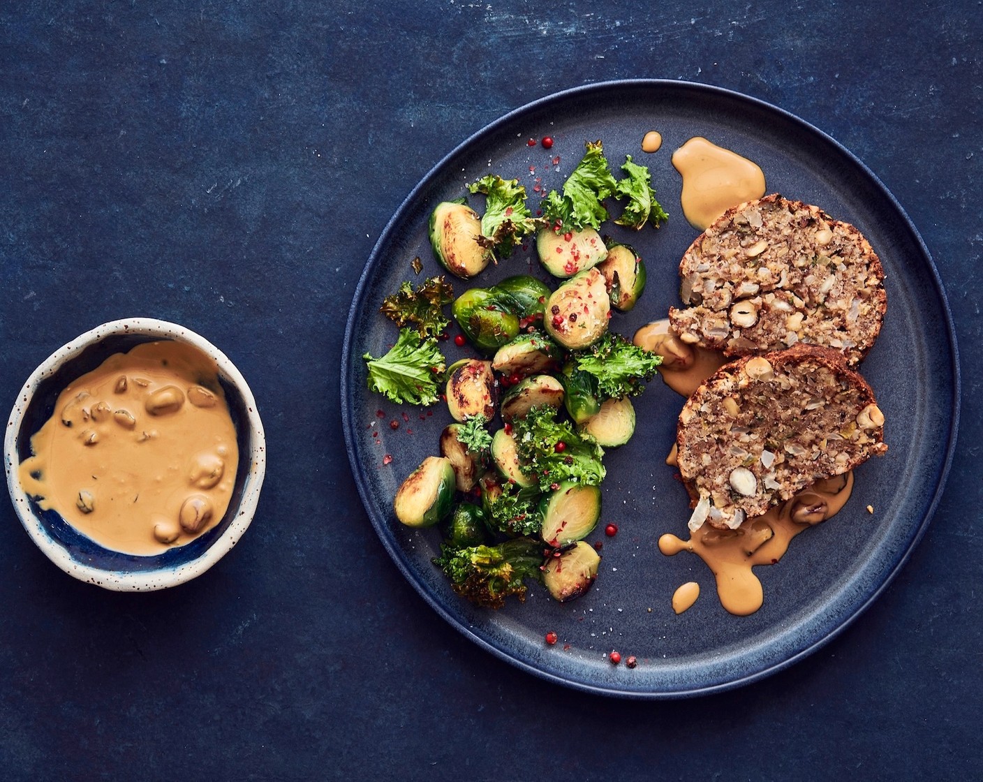 Schritt 10 Braten aus dem Ofen nehmen, tranchieren und mit Kohl und Sauce warm servieren.