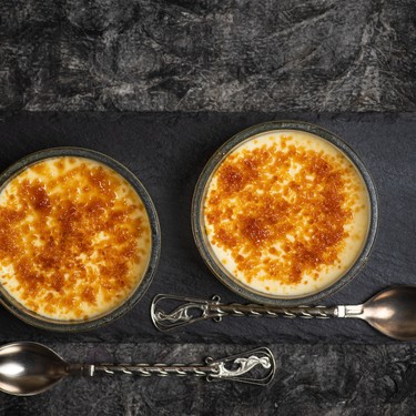 Stefans Lieblingsrezept: Chai-Crème brûlée mit Birnen Rezept | V-Kitchen