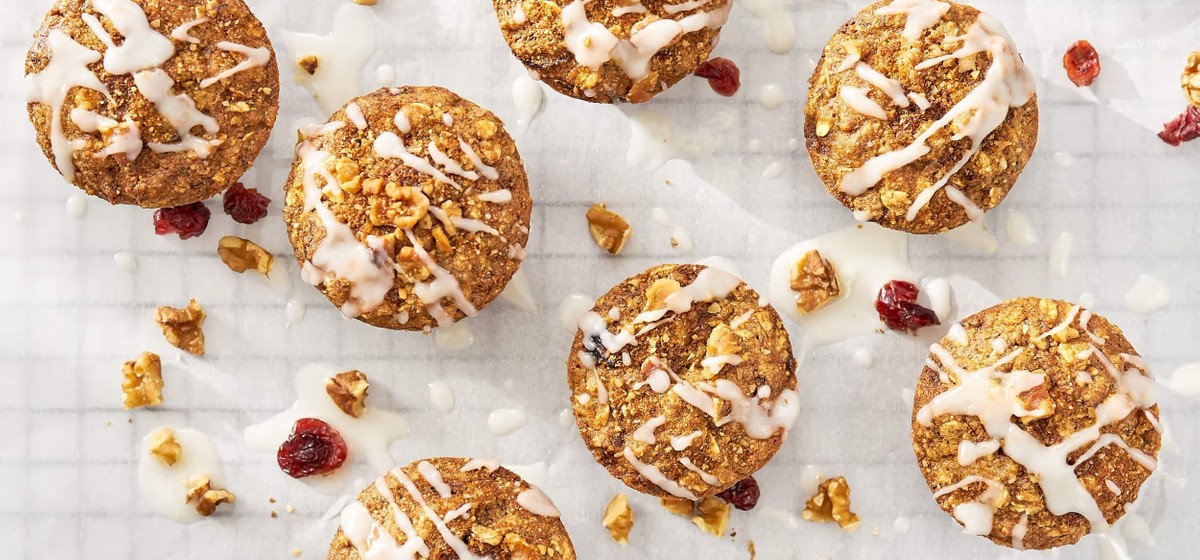 Frühstücksmuffins mit Cranberries und Walnüssen