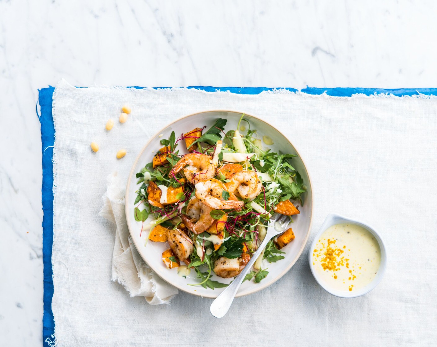Scampi-Salat mit einem Sommer-Curry-Dressing