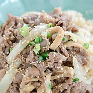 Bulgogi - Koreanische Rindfleisch Pfanne mit Ananas und Sesam Rezept | V-Kitchen