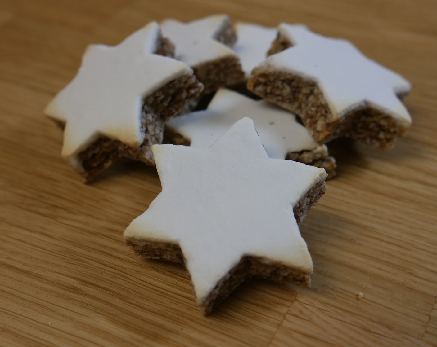 Schritt 7 Die Kekse bei 200 °C mit Umluft für ca. 5–7 Minuten backen.