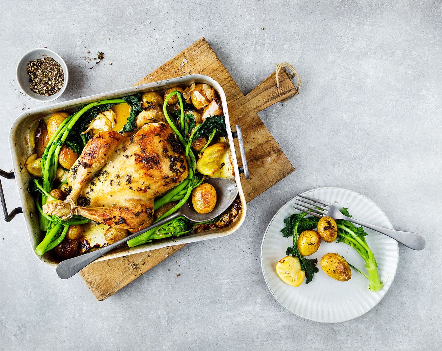 Zitronen-Ofenpoulet mit Kartoffeln und Cima di Rapa