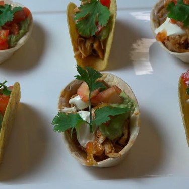 Pulled Poulet Mini-Tacos mit Guacamole Rezept | V-Kitchen