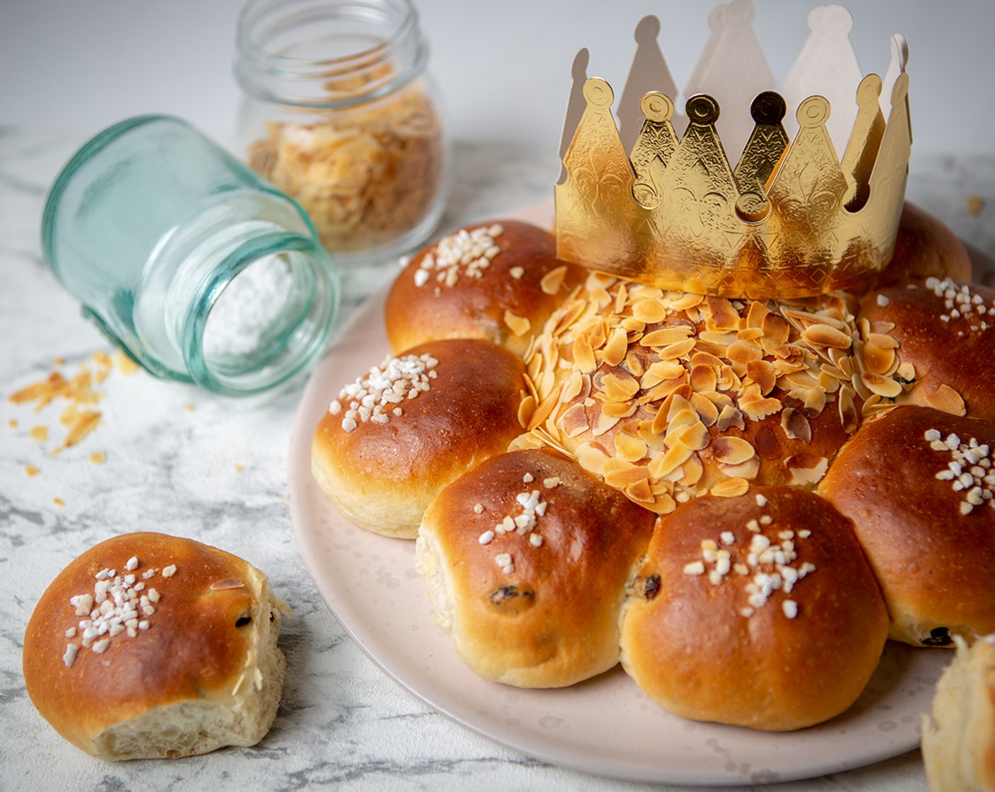 Schritt 20 Erst dann den Ofen bedampfen und die Kuchen weitere 25-30 Minuten goldbraun backen.