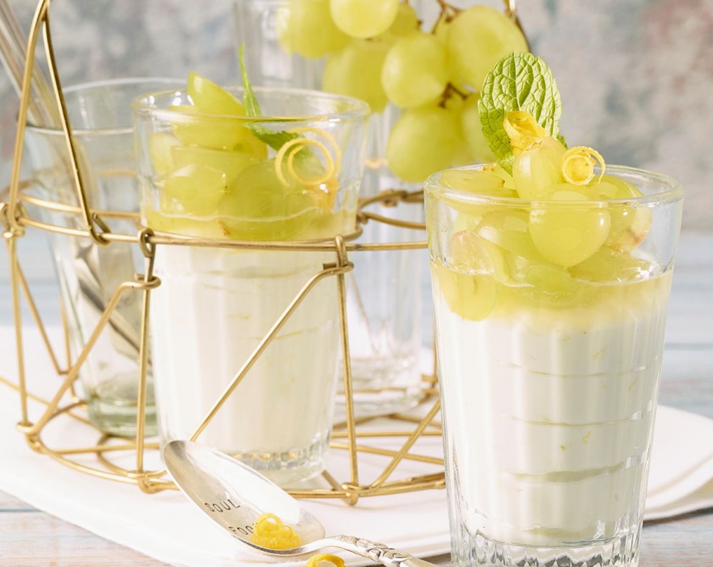 Zitronen-Mascarpone-Creme mit Trauben