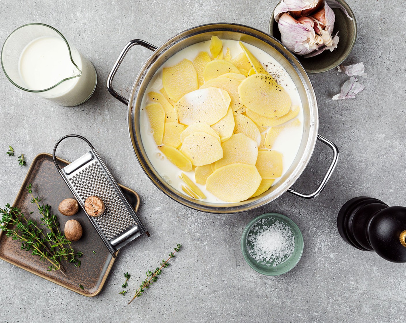 Schritt 3 Die Kartoffelscheiben dazugeben und ca. 5 Minuten kochen.