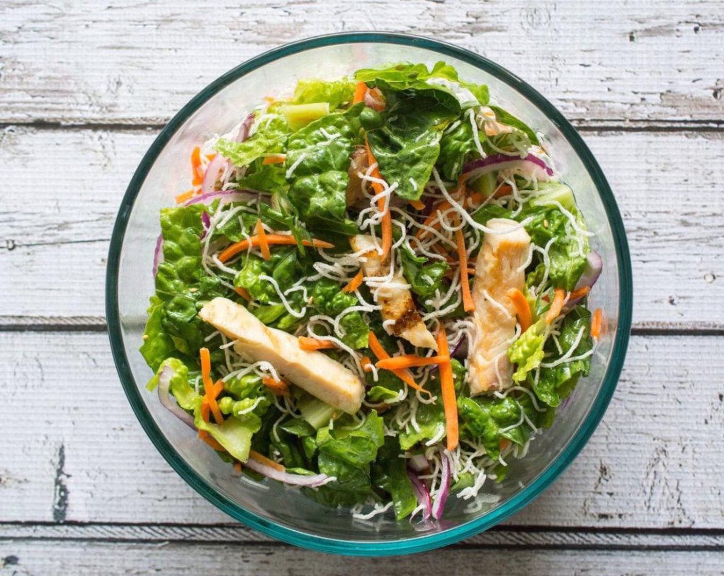 Asiatischer Hühnersalat mit Apfelwein-Vinaigrette