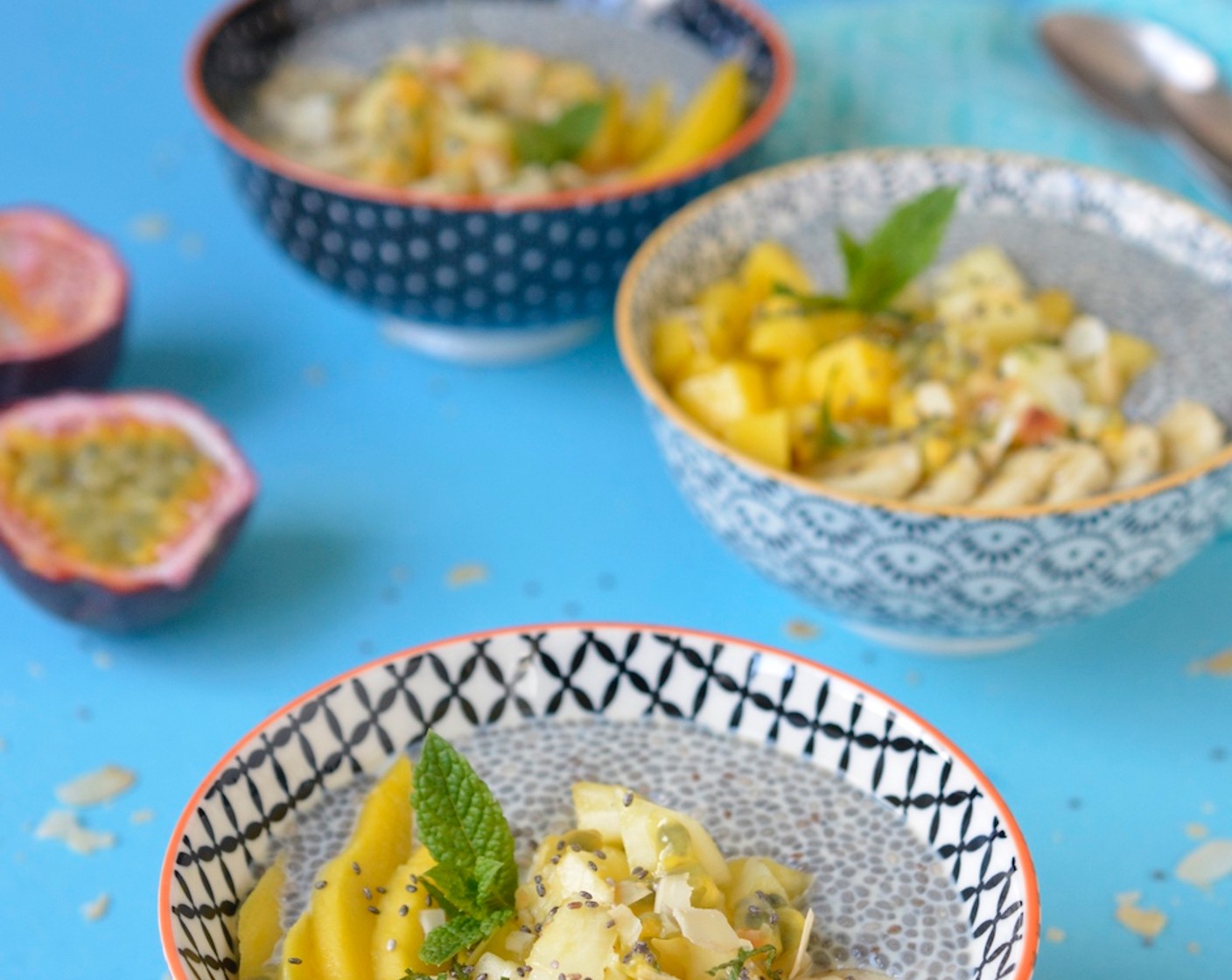 Schritt 8 Früchte auf dem Pudding anrichten und mit Minze und Mandeln ausgarnieren.