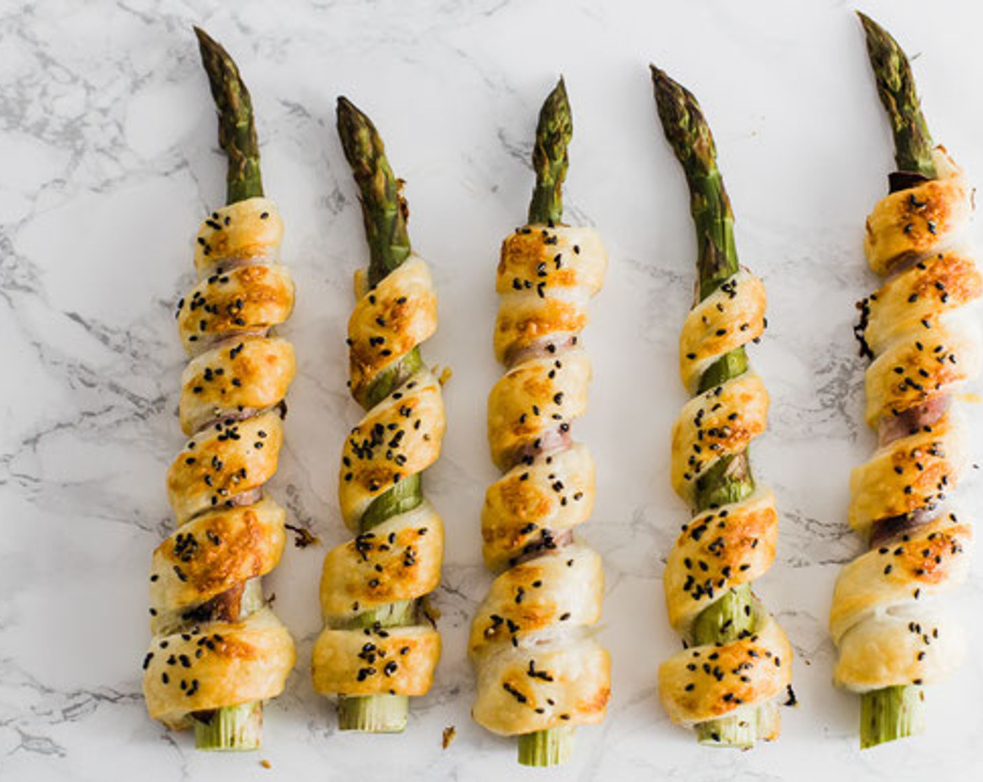 Spargel im Blätterteig mit Schinken und Käse