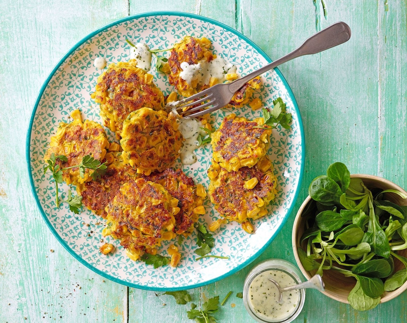 Maistätschli mit Nüsslisalat