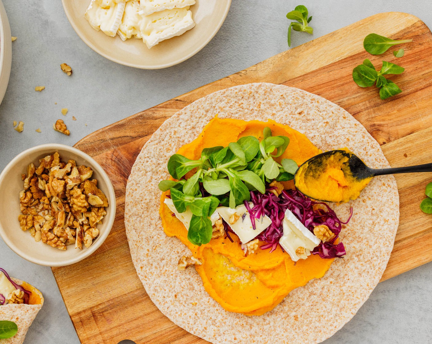 Gemüse-Wraps mit Kürbis und Rotkraut