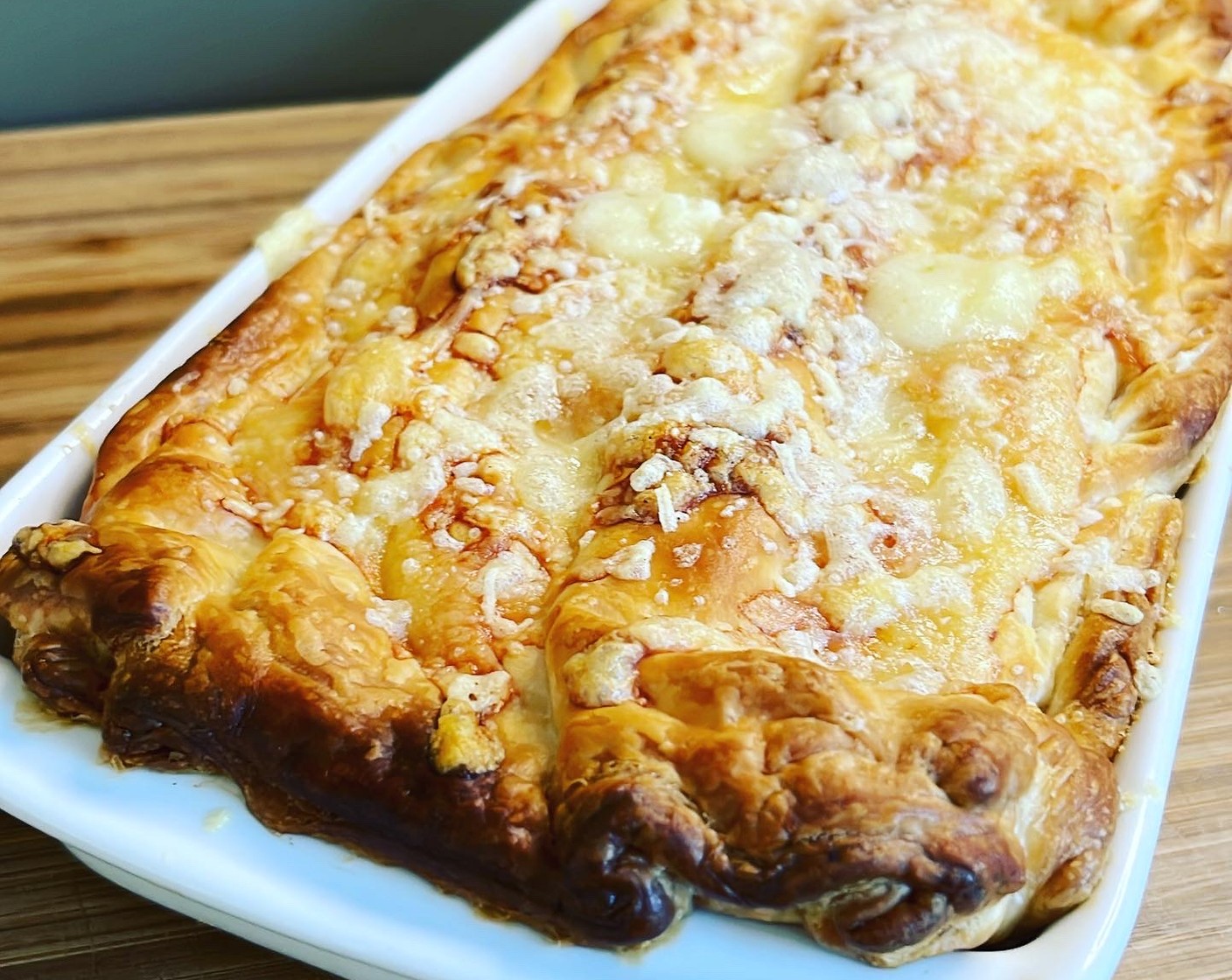 Schritt 6 Das Ganze in den Ofen geben und für 30 Minuten bei 200 °C mit Ober-/Unterhitze goldbraun backen.