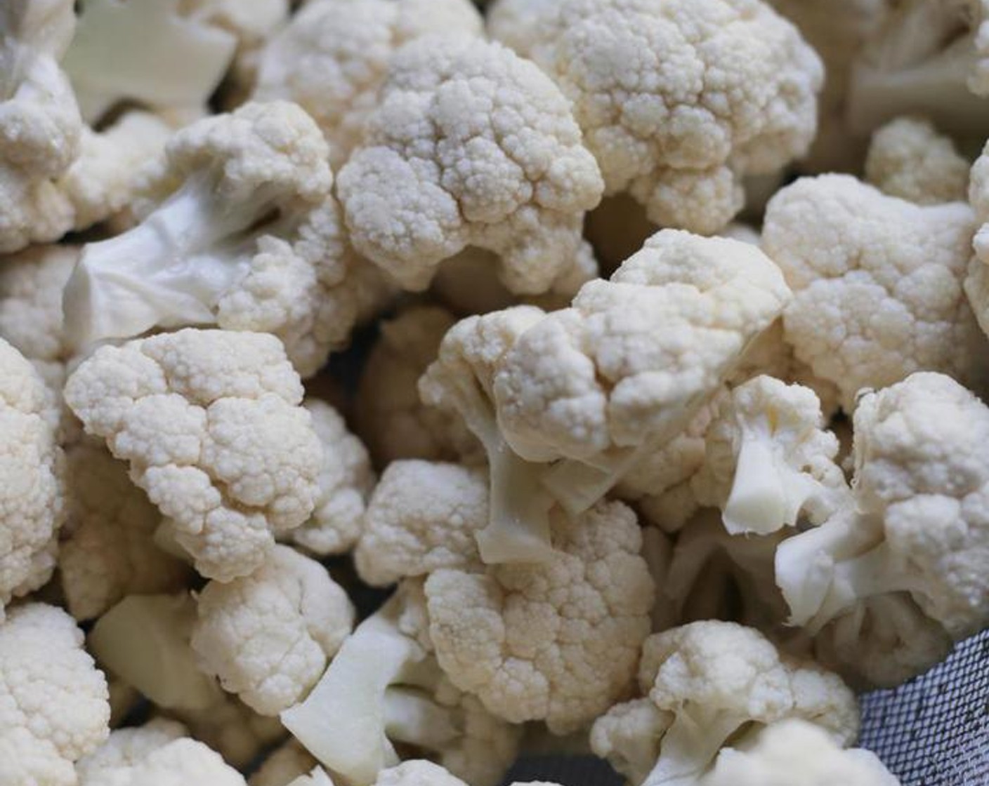Schritt 1 Blumenkohl (500 g) abspülen und gut abtropfen lassen.