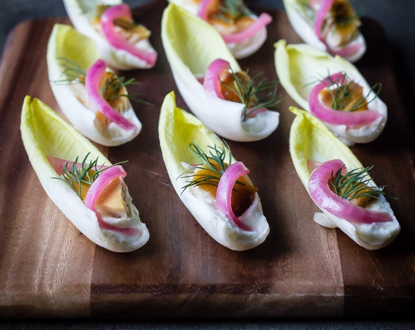 Endivie mit Ziegenkäse und geräucherter Forelle