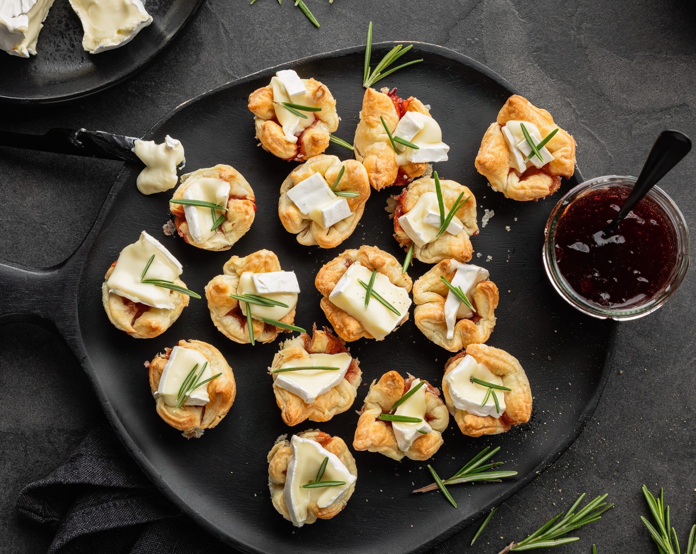 Blätterteig-Apéro mit Brie