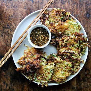 Okonomiyaki - Japanische Kohlrösti Rezept | V-Kitchen
