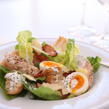 Caesar Salad mit Poulet Rezept | V-Kitchen