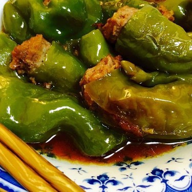 Japanische gefüllte grüne Paprikaschoten Rezept | V-Kitchen