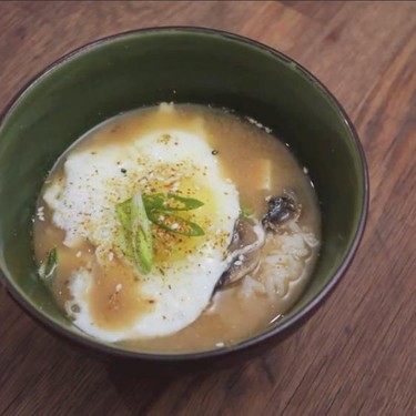 Selbstgemachte Dashi Miso-Suppe mit Pfiff Rezept | V-Kitchen