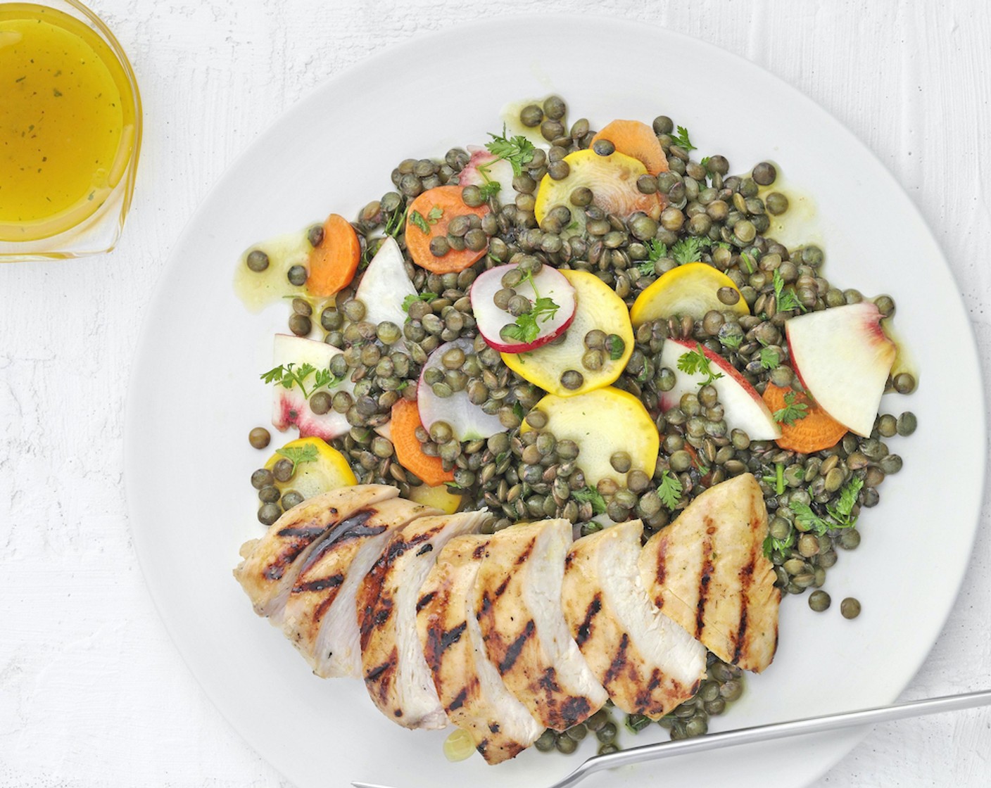 Linsensalat mit Nektarinen und mariniertem Poulet