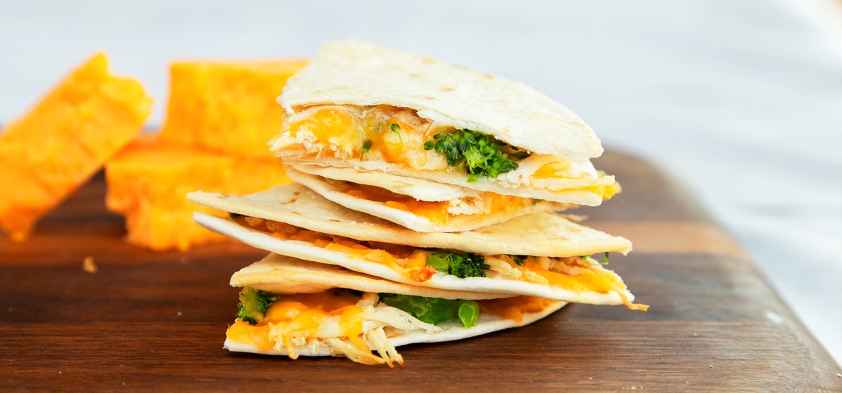 Quesadilla mit Huhn und Broccoli Quesadilla mit Huhn und Broccoli