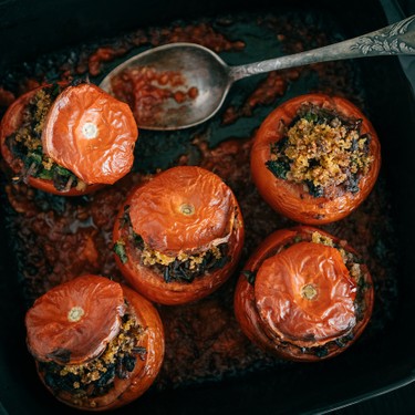Gefüllte Tomaten mit Reis und Pilzen Rezept | V-Kitchen