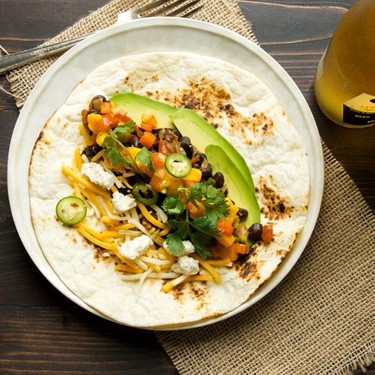 Tacos mit schwarzen Bohnen und Avocado Rezept | V-Kitchen