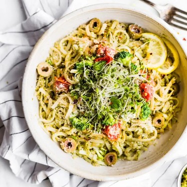 Spaghetti mit Brokkoli-Rucola-Pesto 
