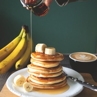 Fluffige vegane Bananen Pancakes (ohne Ei!) Rezept | V-Kitchen
