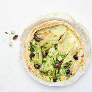 Fenchel-Tarte mit Gurken und Oliven Rezept | V-Kitchen