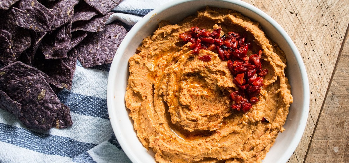 Weisse Bohnen Hummus Rezept | Mit Paprika &amp; Knoblauch