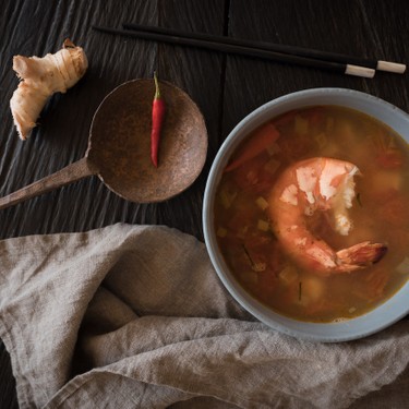 Tom Yam Gung - Scharf-Saure Thailändische Suppe mit Crevetten Rezept | V-Kitchen